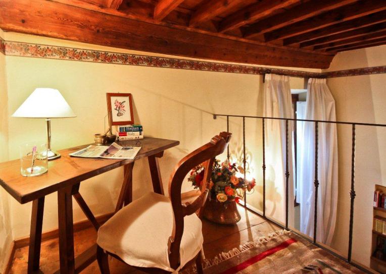 Study Loft - Florence Apartment