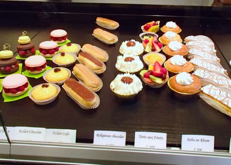 Pâtisserie Display