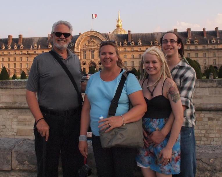 Alan, Tracy, Liz, and Adam in front of L'Hôtel National des Invalides