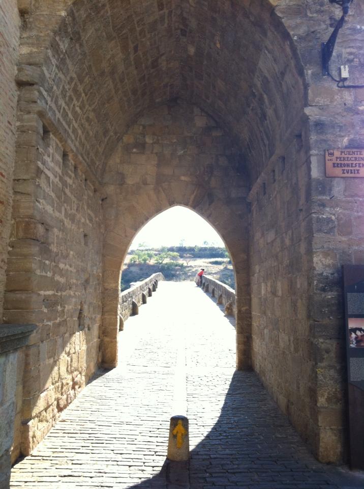 Entrance to the Puenta la Reina  bridge