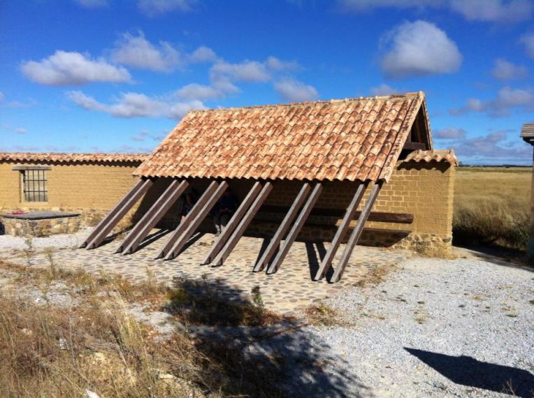 Rest area before Caldadilla de la Cueza