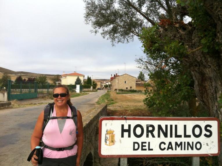 Tracy outside of Hornillos del Camino
