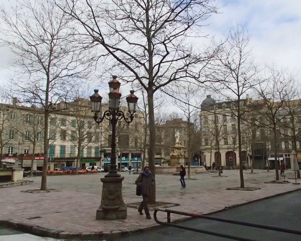 Marché du samedi à Carcassonne : entre la Bastide ou le boulevard Roumens, leurs cœurs balancent