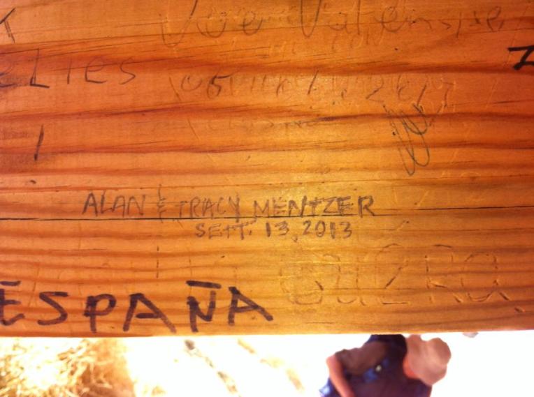 A bit of graffiti at the gazebo atop “Liar’s Hill” outside Castrojeriz