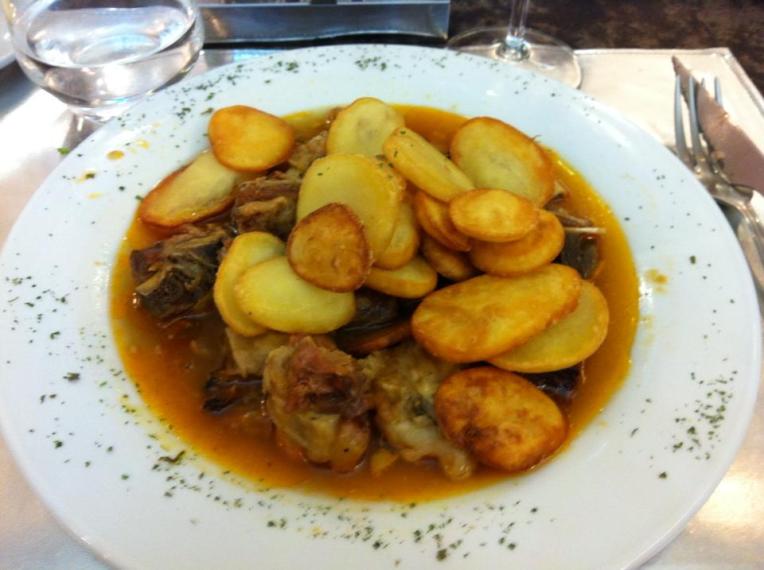 Dinner in Estella, cordero and potatoes