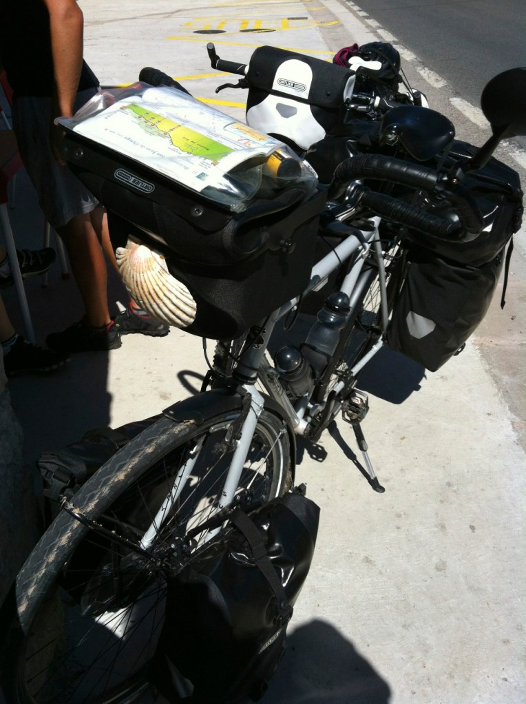“Pedal-grino” bike and gear, has cycled from Russia, in Villafranca Montes de Oca