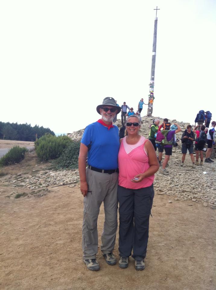 Alan and Tracy at Cruz de Ferro