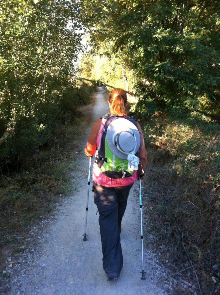 Tracy hiking along the Senda towards Astorga