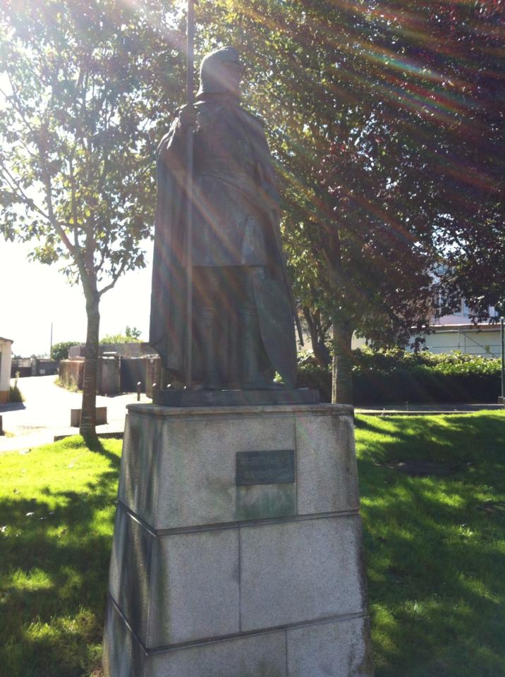 Pilgrim statue near Santiago