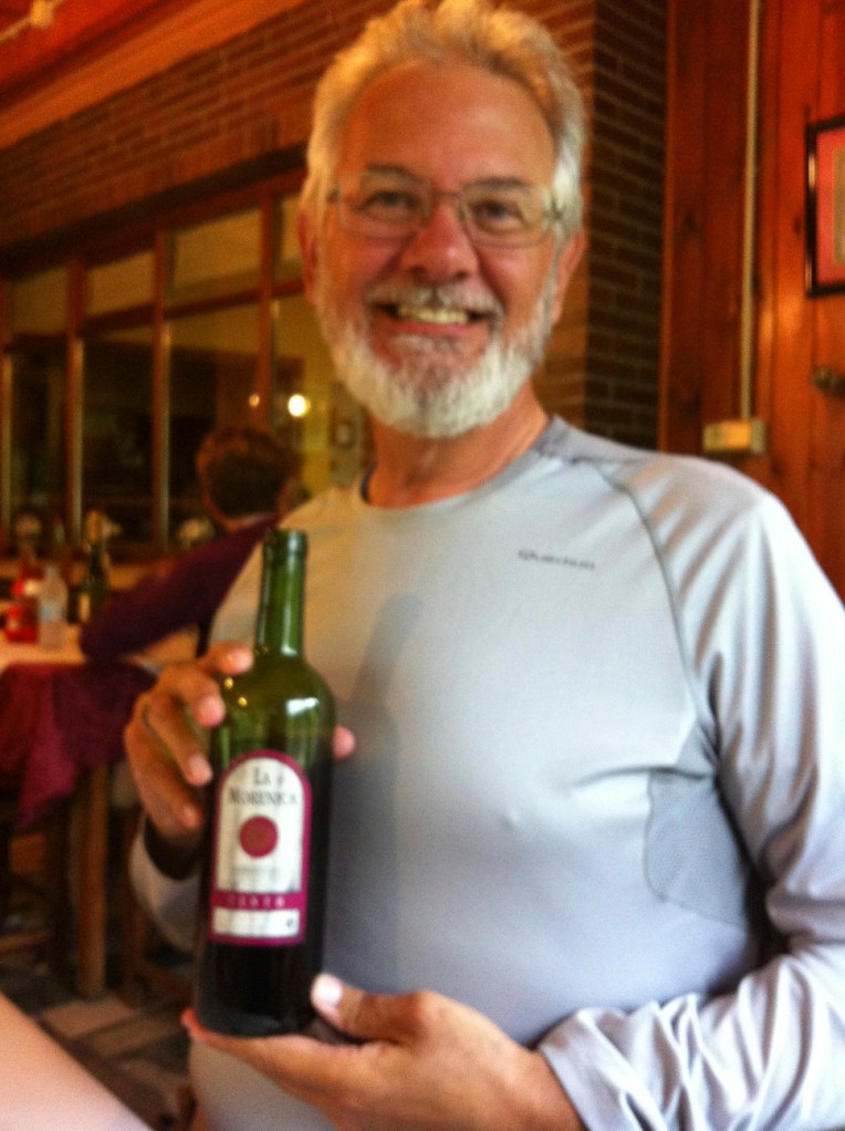 Alan with the evening’s wine offering, El Peregrino, La Portela de Valcarce