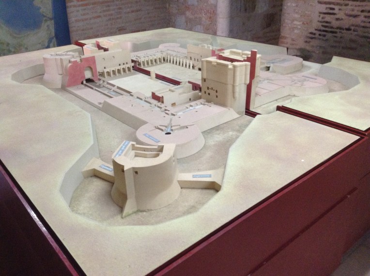Model showing the sunken fort.